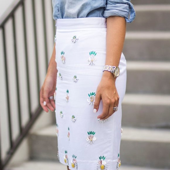 Banana Republic NWT Pineapple Embellished Skirt size 6 - Picture 3 of 9